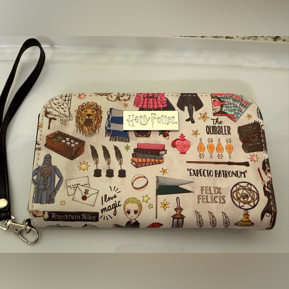 Warner Bros. Harry Potter Themed Kids Wallet - Cream and Multicolor